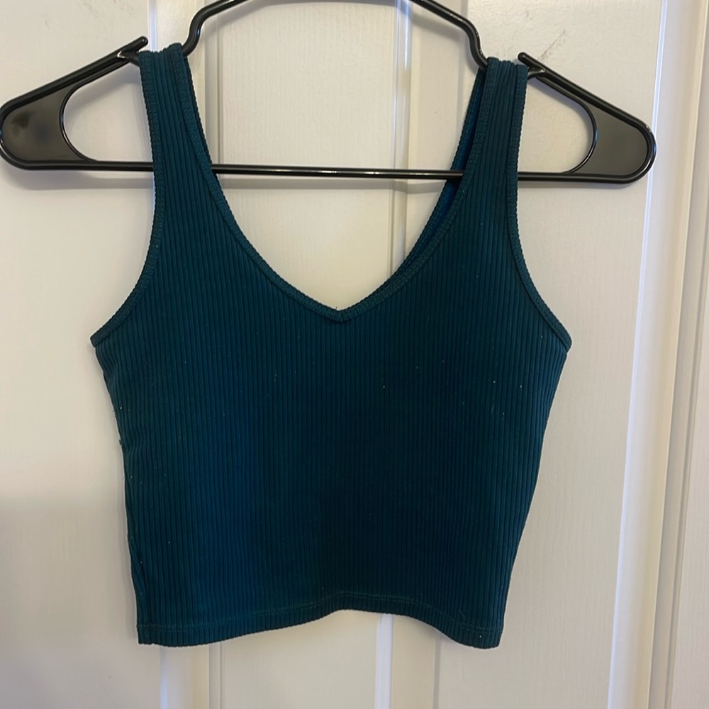 Hollister cropped tank size xs